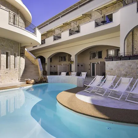 Neikos Mediterraneo Luxury Ханиоти
