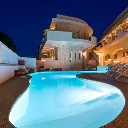 Neikos Mediterraneo Luxury Ханиоти