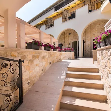Отель Neikos Mediterraneo Luxury